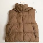 Alo Yoga  Gold Rush Puffer Vest Toasted Almond XS Photo 1