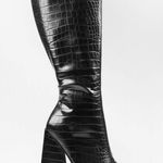 Boutique NWT  Black Crocodile Square Toe Fashion Boots. Size 6 Photo 3