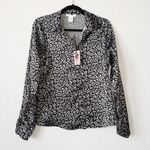 Sincerely Jules New Gray Leopard Print Satin Button Down Size Medium Photo 0