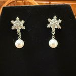 Silver Tone & Faux Pearl Snowflake Earrings Dangle Drop New Photo 2