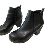 Vince Camuto  Calentha Metallic Gold Loafers Size 6 Leather Photo 1