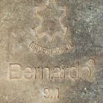 Bernardo  O-Ring Thong Sandals w Rhinestones Brown Leather Women’s 9 Photo 8