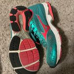 Mizuno s Running Shoes Photo 0