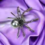 Vintage Style Gothic Spider Shape Brooch Inlaid‎ Faux Pearls Personality Brooch Gray Photo 1