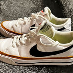 Nike Womens sz7  Court Legacy Next Nature low top sneakers  Photo 0