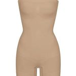 SKIMS NEW  Seamless Sculpt Strapless Shortie Bodysuit Size XS NWOT Photo 0