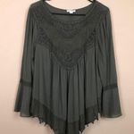 Ultra Pink Women’s Floral Embroidered Lace Mesh Flare Sleeve Button Back Blouse Photo 0