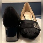 Bandolino  Black Suede Block Heels Gold Logo Hardware Slip Resistant Shoe Sz 7.5 Photo 7