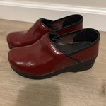 Dansko  Professional Shoes Womens SZ EU 35 US 4.5/5 Maroon Patent Leather Clogs Photo 6