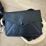 BEIS  THE SPORT WRISTLET SET IN BLACK this is sold sorry I cannot remove it Photo 3