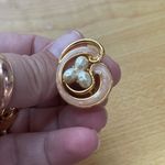 Unique Vintage Vintage Gold Tone Enamel Pearl Swirl Statement Clip On Earrings Photo 3