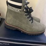 Nautica Women's  Green Winter Hiking/Snow Boots Size 8 Photo 0