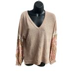 Hummingbird Women’s Peach Pink Floral Sweater Size Small Photo 1