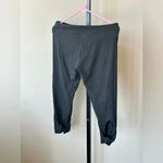 Victoria's Secret Victoria sport size large capri leggings Photo 2