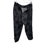 Tommy Bahama  Pants Womens 6 Black‎ Gray Floral Silk Cropped Casual Dark Floral Photo 2