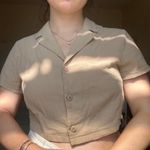 SheIn Beige Cropped Button-up Photo 5