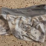 Lululemon Speed Short (4-way Stretch 2.5
Breeze By White Light Cast / Light Ca Photo 4