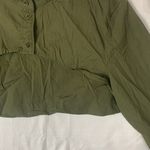 Vetta women's XL army green crop button up faux casual avant casual over lay Photo 4