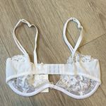 Frederick's of Hollywood BNWT Fredrick’s of Hollywood White Bridal Lace Sequin Bra Underwire 34 Bridal Photo 3