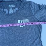 Nike  Women's US Sports Camps‎ Coach Shirt Gray Women's Medium Performance Tee Photo 2