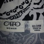 Cato  22/24W Short Sleeved Floral Collared Top Plus in Black & White Photo 2