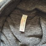 Free People  Movement Women's Size X Small Gray Infinity Cropped Leggings Photo 5