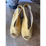 Brenda Zaro Shoes Womens Sz EU 35.5 mustard Leather Suede Slingback Heels Yellow Photo 1