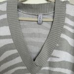 Varley Women's Oversized V-neck Gray/White Tiger Stripe Calvert Sweater, S, EUC Photo 3