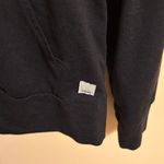 Vuori x Barry’s Performance Hoodie 2.0 in Black Heather Photo 3