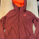 The North Face  Women's red and Orange Ski winter snow zip up Jacket Photo 0