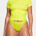 SKIMS  Fits Everybody T Shirt in Daffodil NWT XS Photo 0