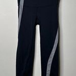 Gap Fit GFast Black/White Stripe Capri Leggings Women's XS Photo 0