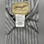 Wrangler  silver striped pearl snap button down sz XL Photo 1