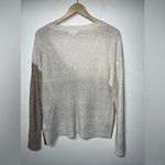 E & M Knitted V Photo 1