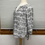 Cynthia Rowley  100% Silk Gray And White Brushstroke Patterned Blouse Size XS Photo 4