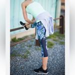 ALBION FIT Go Crop Floral Leggings in Blue Antigua Rose Photo 2