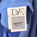 Diane Von Furstenberg  Cotton Crepe Roll Tab Sleeve Blouse Blue‎ Size 0 EUC Photo 6