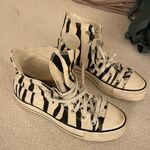 Converse Zebra Platform Photo 0