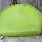 BEIS  - The Cosmetic Pouch in Citron Photo 2