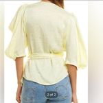NWT Krisa Puff Sleeve Wrap Top Daisy Yellow Snake Print V Neck Size Medium Photo 1