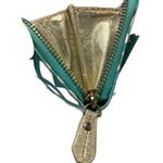 Kate Landry  wallet Photo 5