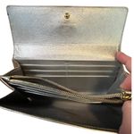 Salvatore Ferragamo Vara Bow Continental wallet gold and silver metallic leather Photo 4