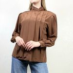 Vintage Peters & Ashley Brown Pleated Satin Mockneck Long Sleeve Blouse Size 6 Photo 6