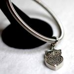 Source Unknown Retro Chic Owl Charm Silver Tone Snake Stretch Metal Like New Bracelet Photo 0