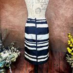 W By Worth  Wavy Stripe 100% Silk Twill Slim Skirt Navy/White size 10 Photo 9