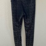 Carbon 38  Hi-Waisted Floral Leggings Photo 1
