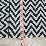 H & M ZigZag White Black chevron skirt-size 12 Photo 4