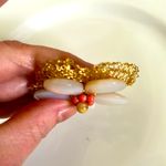 Vintage Mother of Pearl & Gold Tone Wire Flower Pin White Photo 3