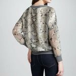 Elizabeth and James Gray Cream 100% Silk Animal Snake Skin Sweatshirt Top Sz XS Photo 1