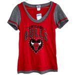 Nba NWT Womens Chicago Bulls Graphic Logo ❤️Tee  4 Her Sz Medium Photo 0